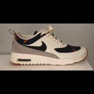 Women’s white Nike Air Max Thea. Great condition.